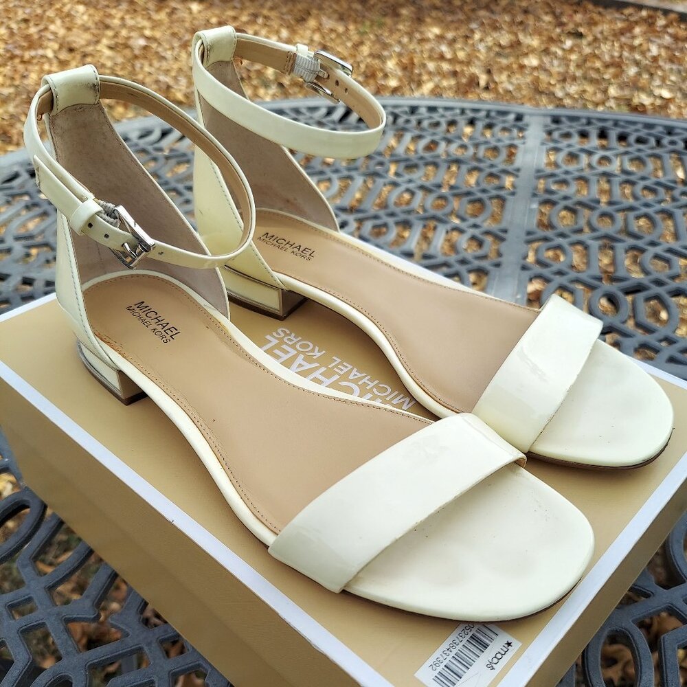 BRAND NEW! Michael Kors cream leather sandals